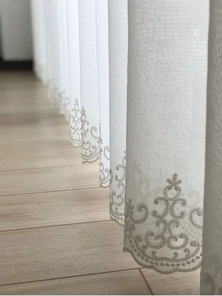 Etek desenli Grek tülün yere değen işlemeli eteği